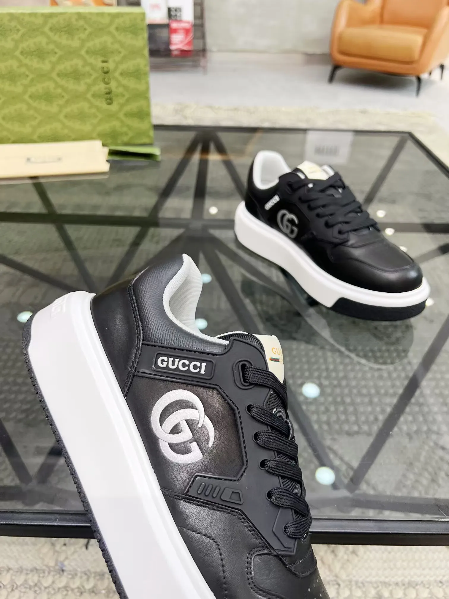 Men's Men's Shoes Men's Men's 💰460 new men's shoes GUCCI [Lightning] latest shoes shipped. Original quality, fashionable, made of special materials, sheepskin lining, brand new packaging. The foot feels super comfortable and the workmanship is impeccable. Size: 38-45